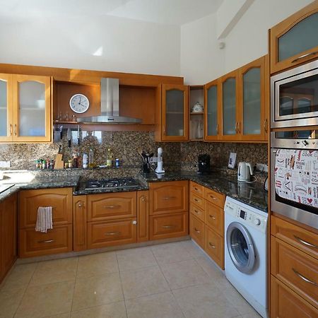 Unforgettable Family Escape - Cliffside Villa With Panoramic Sea Views And Kid-Friendly Private Pool Πισσούρι Εξωτερικό φωτογραφία