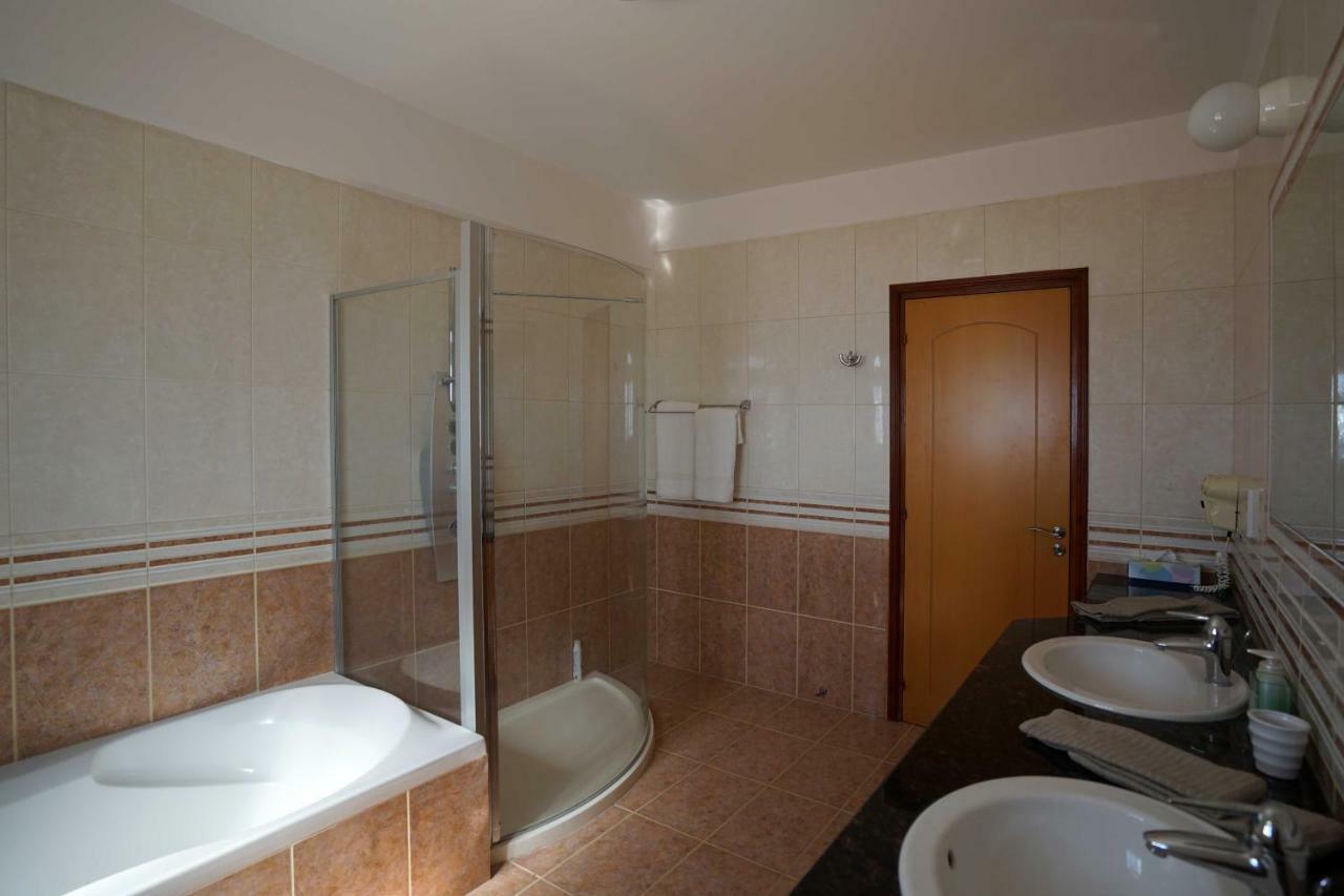 Unforgettable Family Escape - Cliffside Villa With Panoramic Sea Views And Kid-Friendly Private Pool Πισσούρι Εξωτερικό φωτογραφία