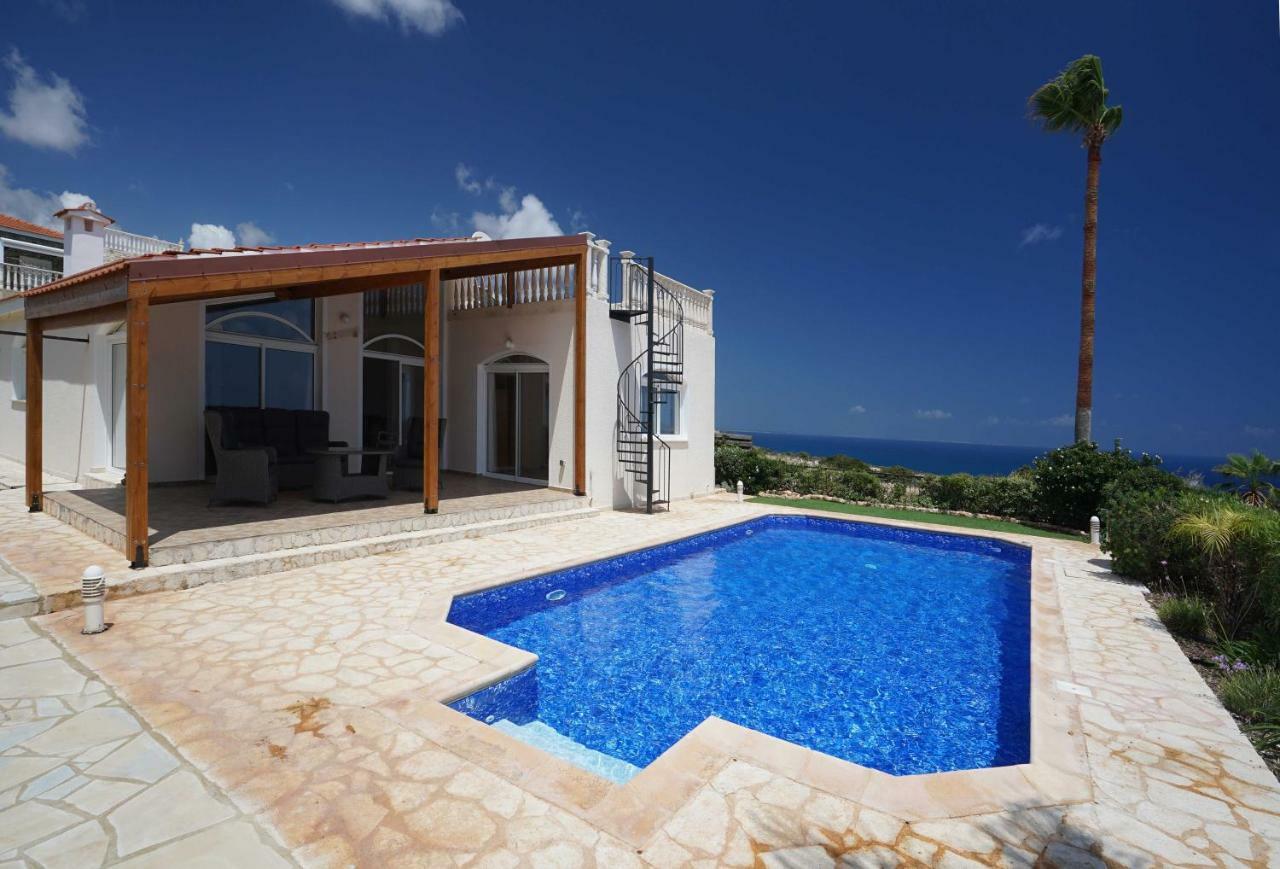 Unforgettable Family Escape - Cliffside Villa With Panoramic Sea Views And Kid-Friendly Private Pool Πισσούρι Εξωτερικό φωτογραφία