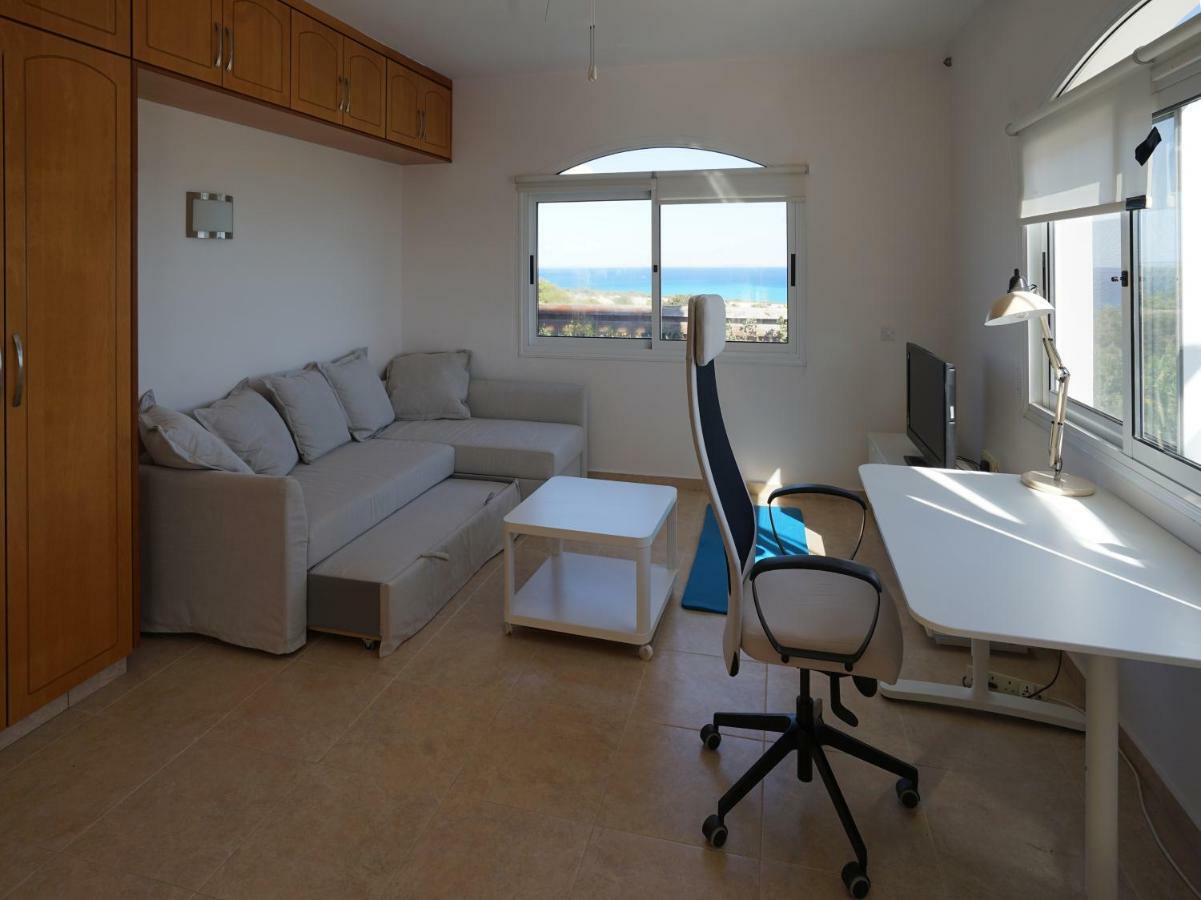 Unforgettable Family Escape - Cliffside Villa With Panoramic Sea Views And Kid-Friendly Private Pool Πισσούρι Εξωτερικό φωτογραφία