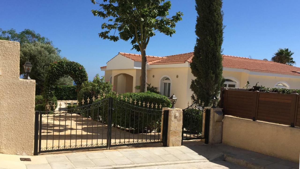Unforgettable Family Escape - Cliffside Villa With Panoramic Sea Views And Kid-Friendly Private Pool Πισσούρι Εξωτερικό φωτογραφία
